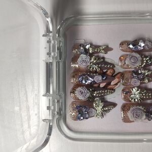 Elegant Floral Press-On Nails